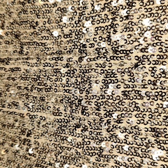 Gorgeous Ladies Sequined Stretch Skirt. - Picture 2 of 2